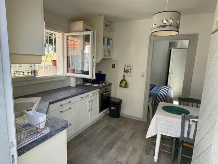 Adorable Petite Maison A 400M De La Mer Βίλα Saint-Georges-de-Didonne Εξωτερικό φωτογραφία